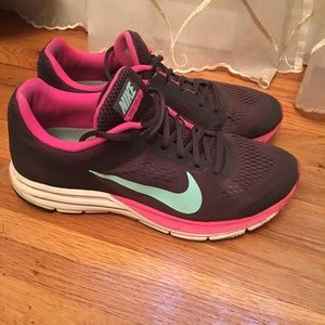 Woman’s Nike Sneakers